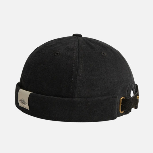 Black short beanie